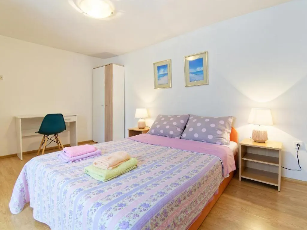 Apartments Sunce By Partner Tourist Agency location