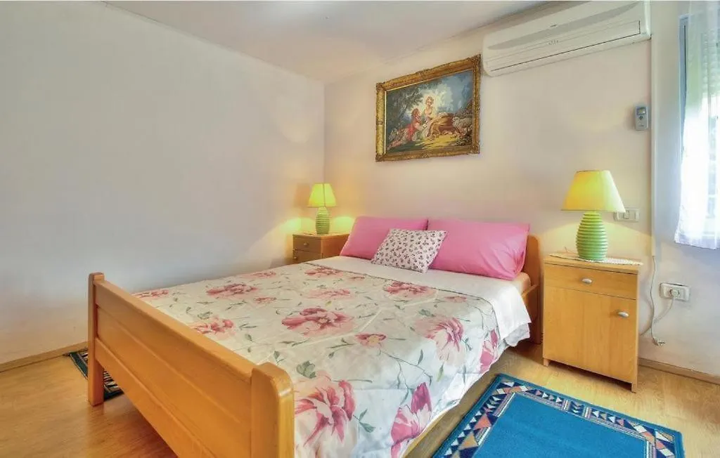 Apartments Sunce 우마그